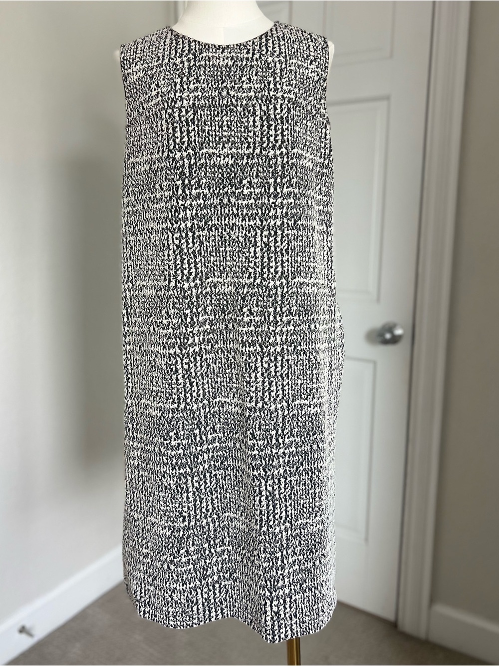 J. McLaughlin Alyssa Black/White Herringbone Shift Dress Round Neck L Classic